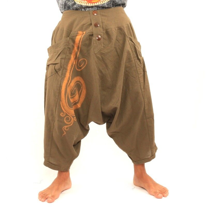 Harem capri pants with spiral pattern