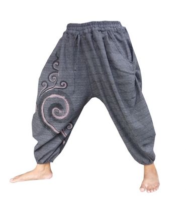 3/5 Saruel pants with large side pockets made of heavy cotton KMI3