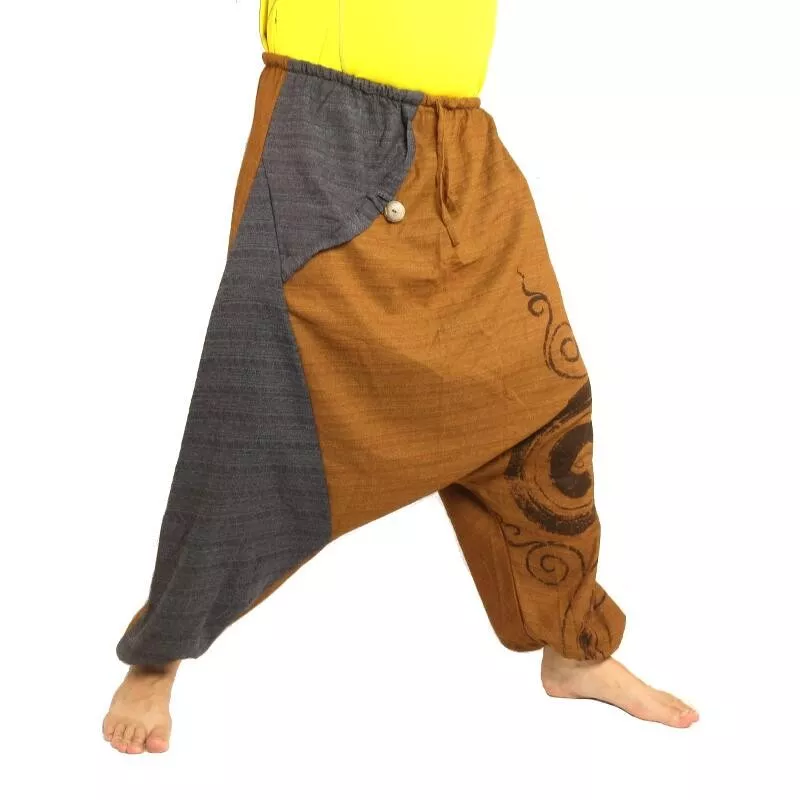 pantalon de harem bicolore avec impression en spirale