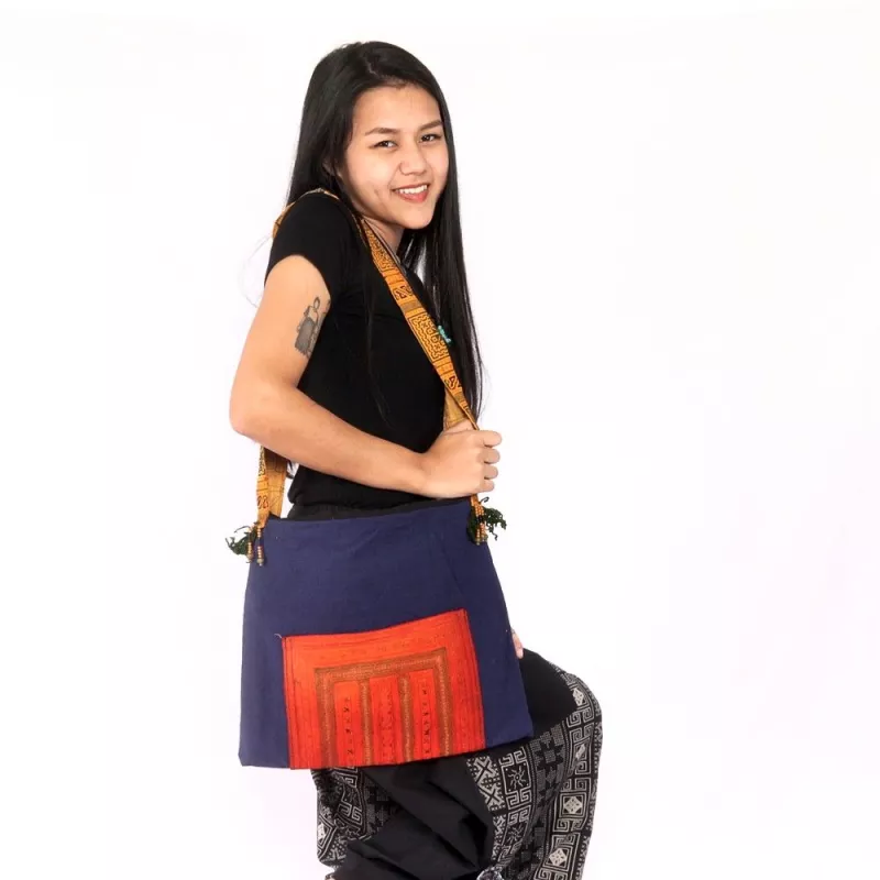 Umhängetasche bestickt aus Chiang Mai