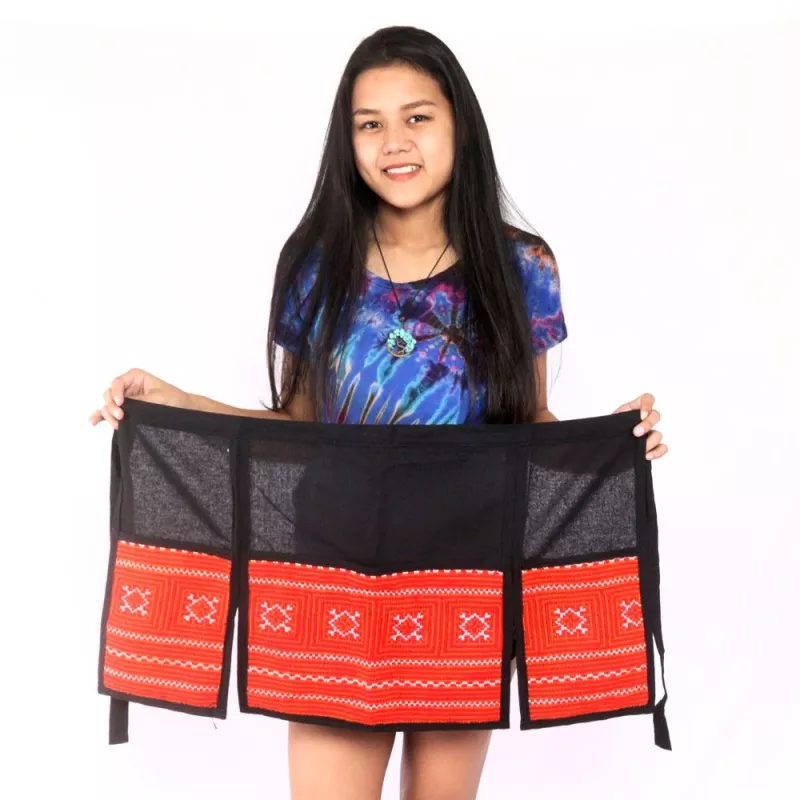 Short skirt Hmong embroidered by hand