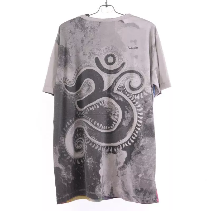 "Mirror" Om T-Shirt Size M