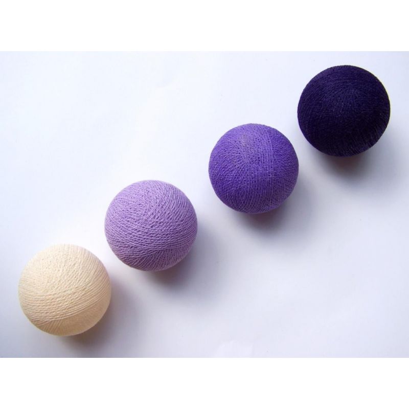 Dekolampen/Lichterketten aus Baumwollkugeln, violett